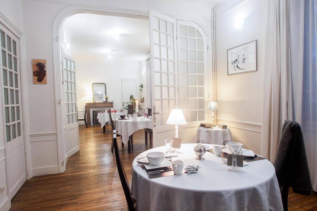 Au Fil De Troyes Acomodação com café da manhã Sainte-Savine Exterior foto