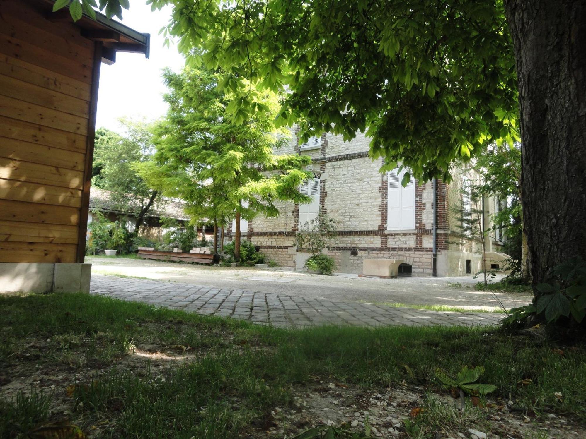 Au Fil De Troyes Acomodação com café da manhã Sainte-Savine Exterior foto